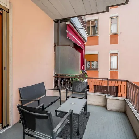 X3 Con Parcheggio Privato Apartment